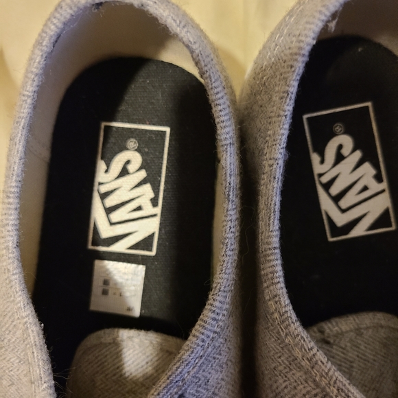 Vans - Picture 4 of 5